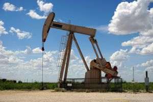 Oficial din Ministerul Energiei: Lukoil va fi obligată să vândă rafinăria Petrotel Ploieşti după sancţiunile impuse de SUA